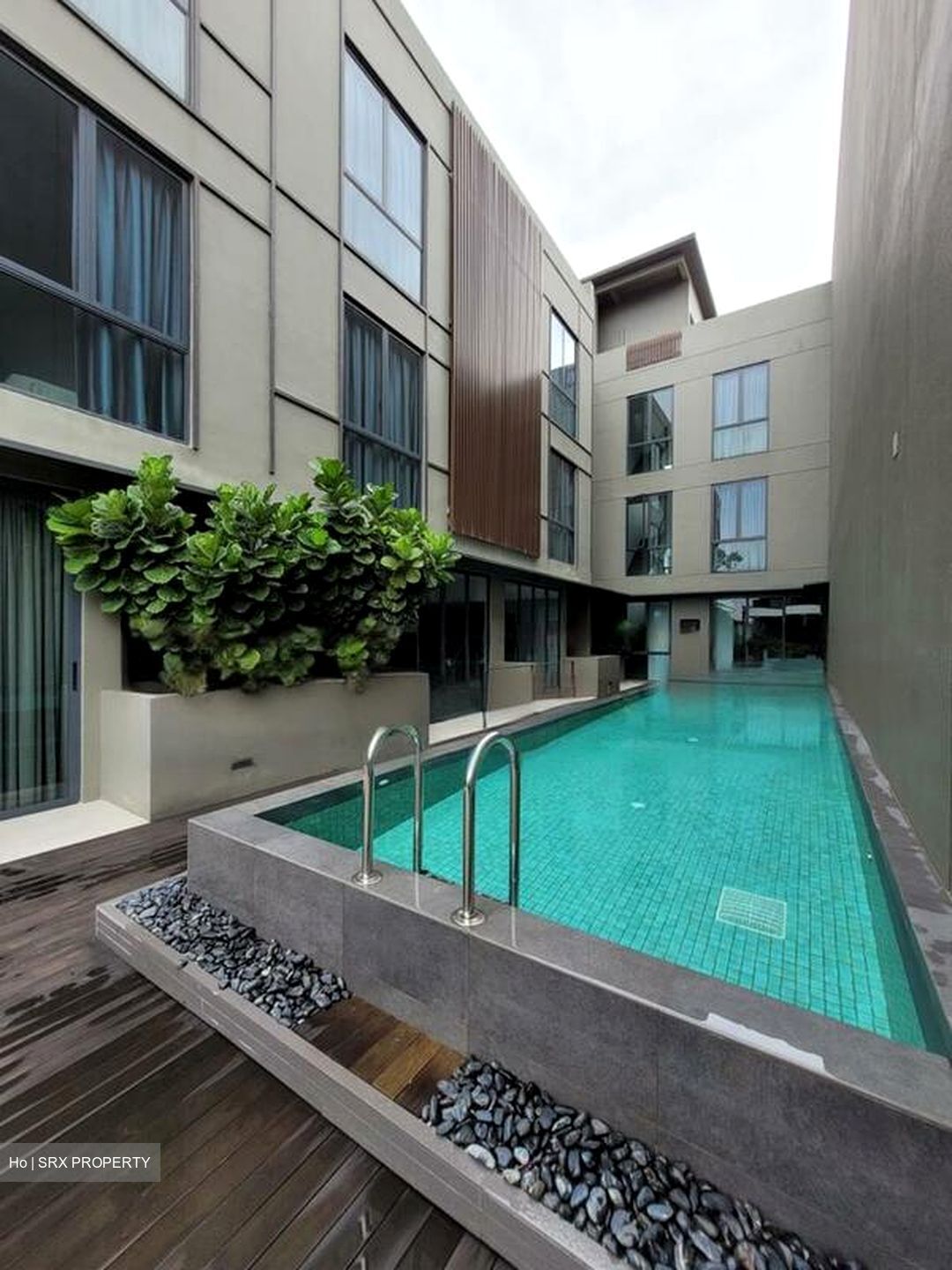 Senyum Residences (D14), Terrace #475820551